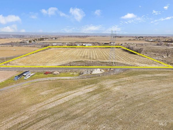 1062 E 2500 S., Hagerman, ID 83332