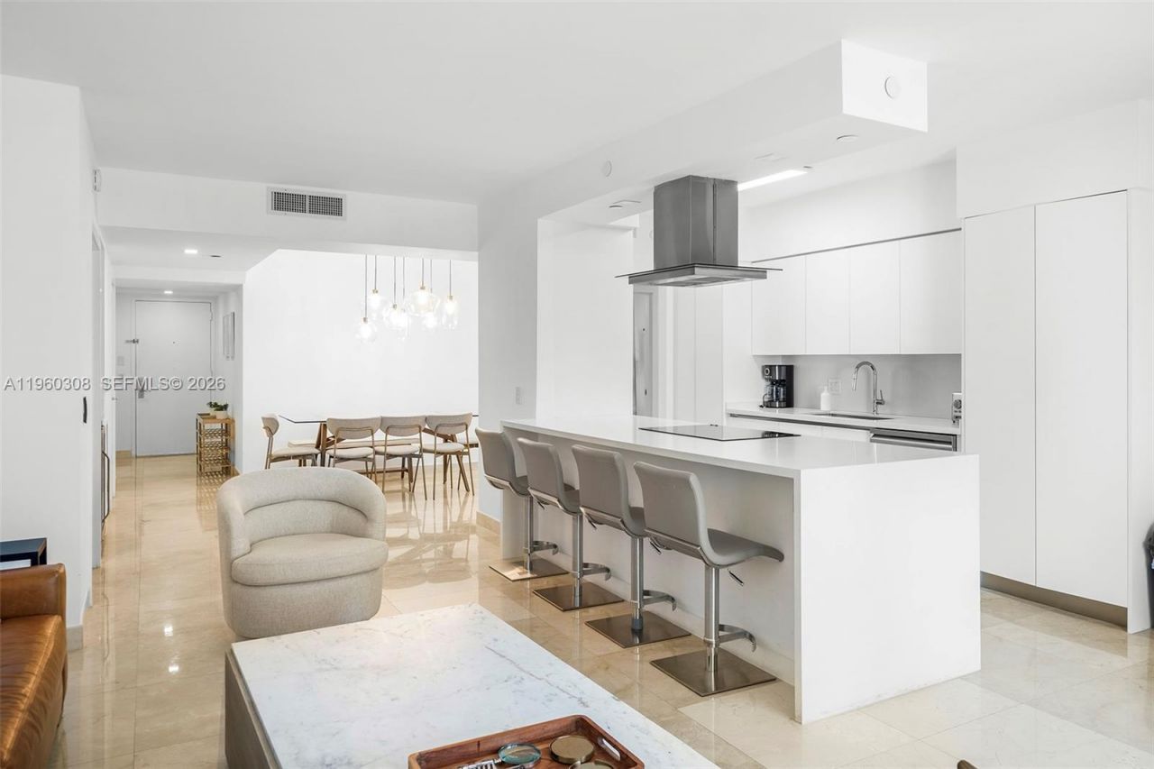 4779 Collins Ave, Unit 3804, Miami Beach, FL 33140 Photo