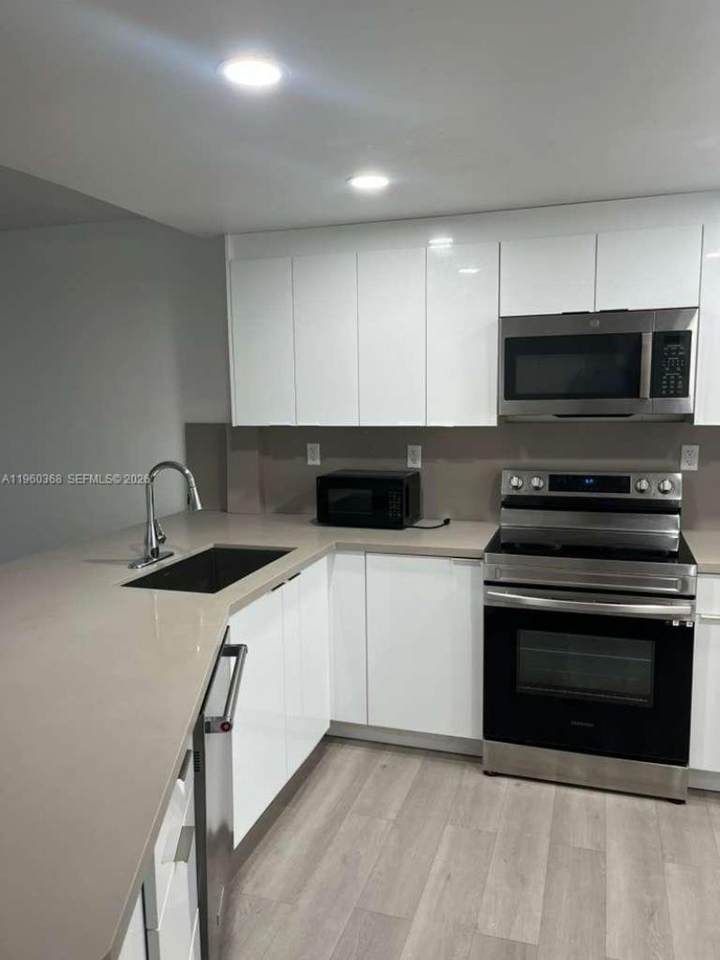 1750 NE 191st St, Unit 507-1, Miami, FL 33179 Photo