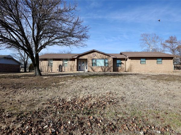 1020 Ash, Sulphur, OK 73086