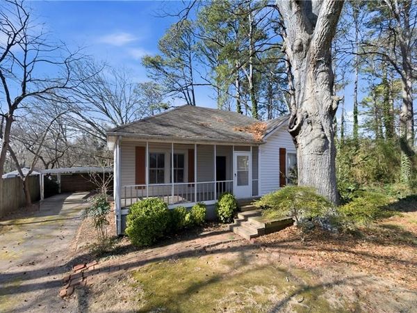 524 Hempstead Street , Scottdale, GA 30079