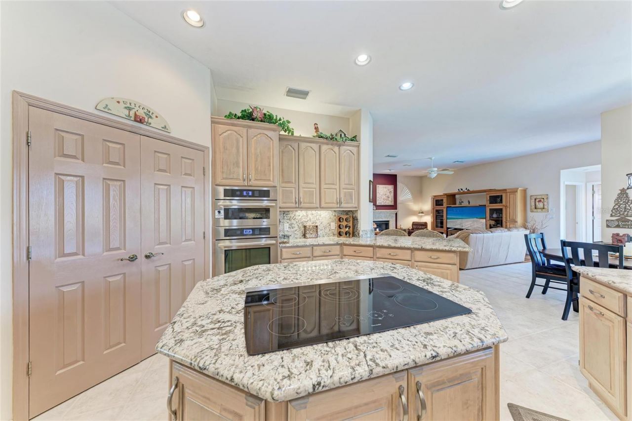 8383 Cypress Hollow Drive, Sarasota, FL 34238 Photo