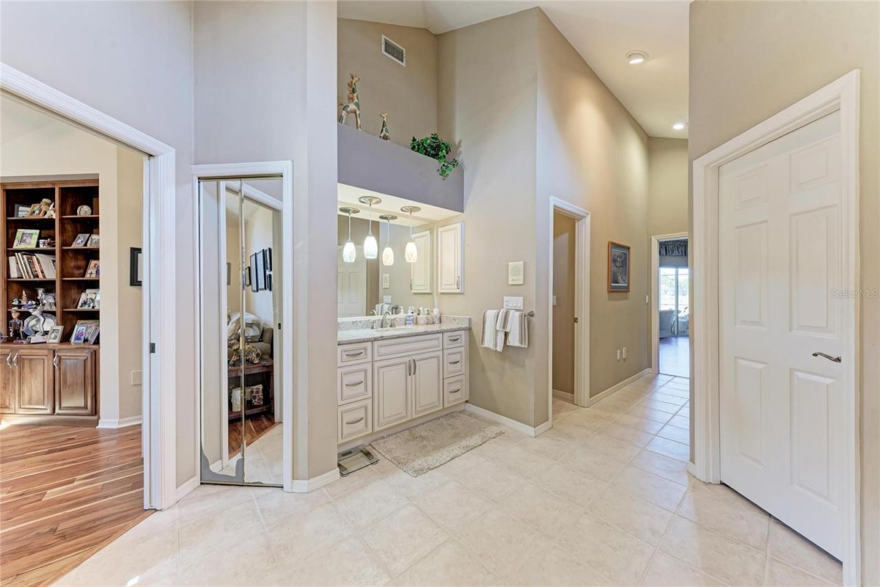 8383 Cypress Hollow Drive, Sarasota, FL 34238 Photo