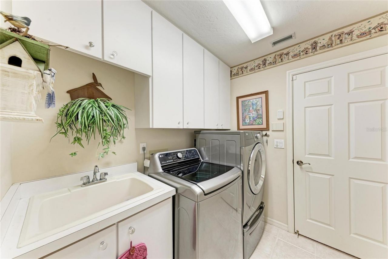 8383 Cypress Hollow Drive, Sarasota, FL 34238 Photo