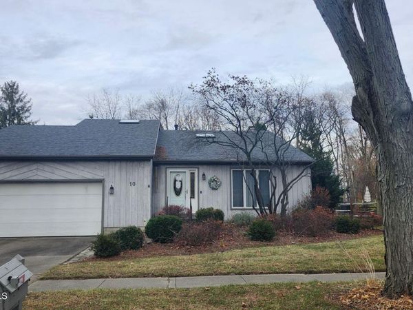 10 Picardie Court, Bowling Green, OH 43402