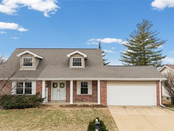 279 Aspen Village Drive, Ballwin, MO 63021