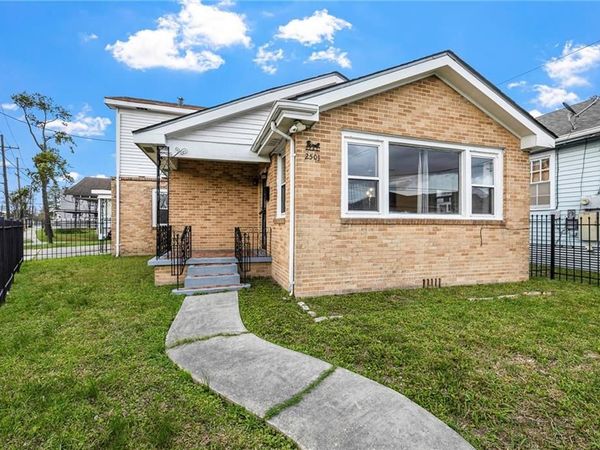 2501 SAGE Street, New Orleans, LA 70122