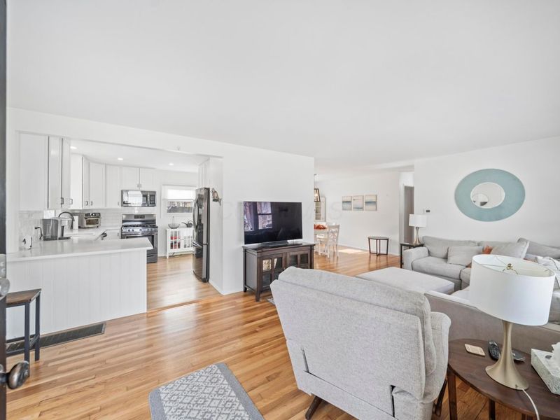 2981 Templeton Road , Columbus, OH 43209 Photo 8