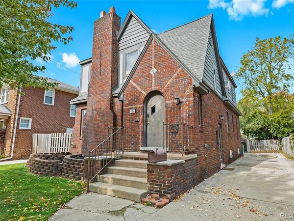 604 W Hudson Avenue, Royal Oak Twp, MI 48067