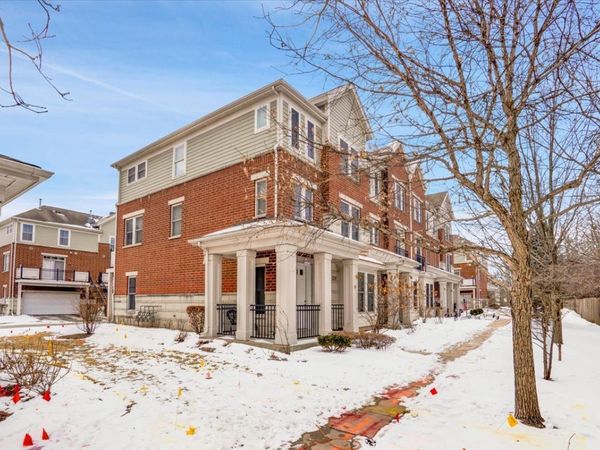 222 W Hyde Street, Arlington Heights, IL 60005