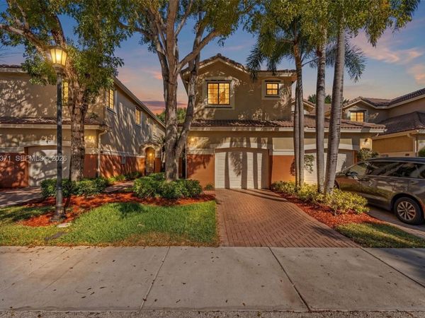 3815 Tree Top Dr , Weston, FL 33332