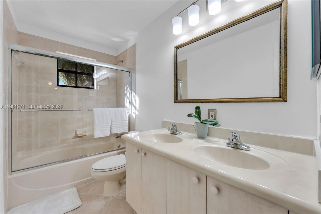 3815 Tree Top Dr, Weston, FL 33332 Photo