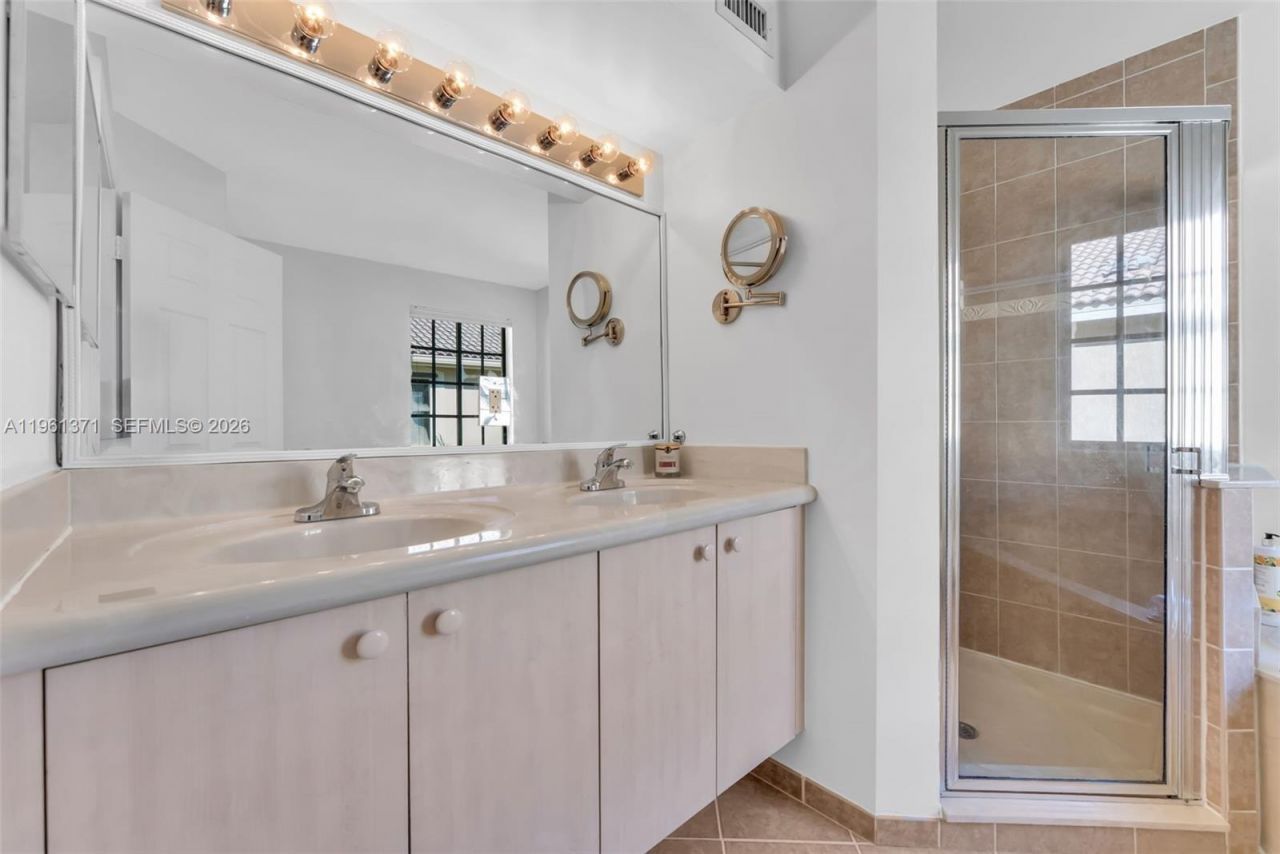 3815 Tree Top Dr, Weston, FL 33332 Photo