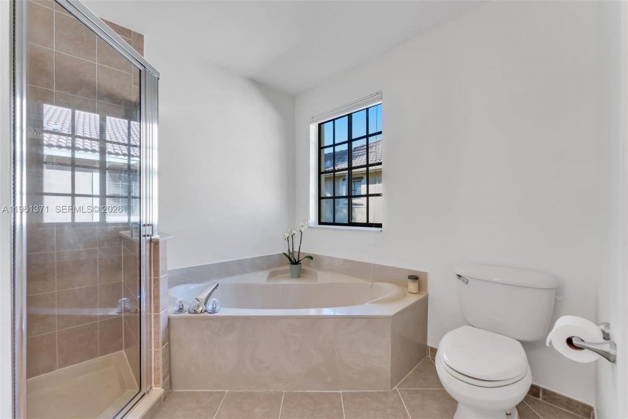 3815 Tree Top Dr, Weston, FL 33332 Photo