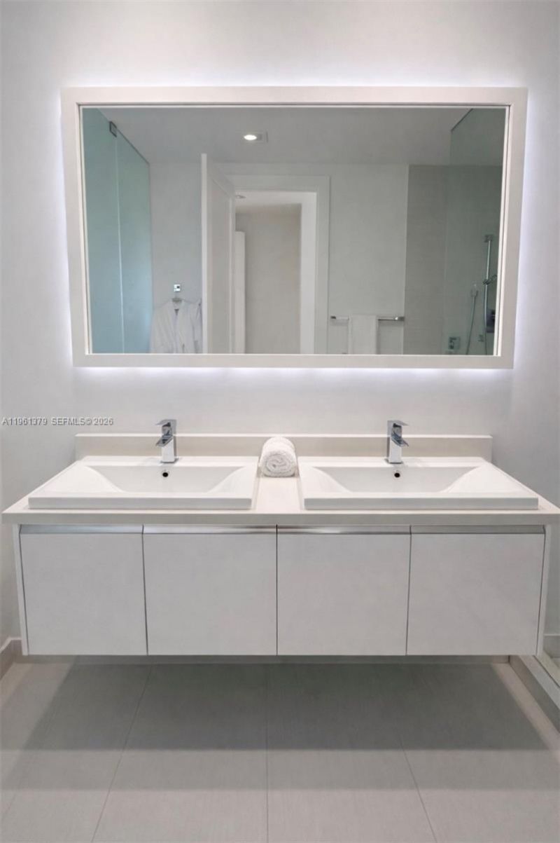 6671 NW 105th Ave, Doral, FL 33178 Photo