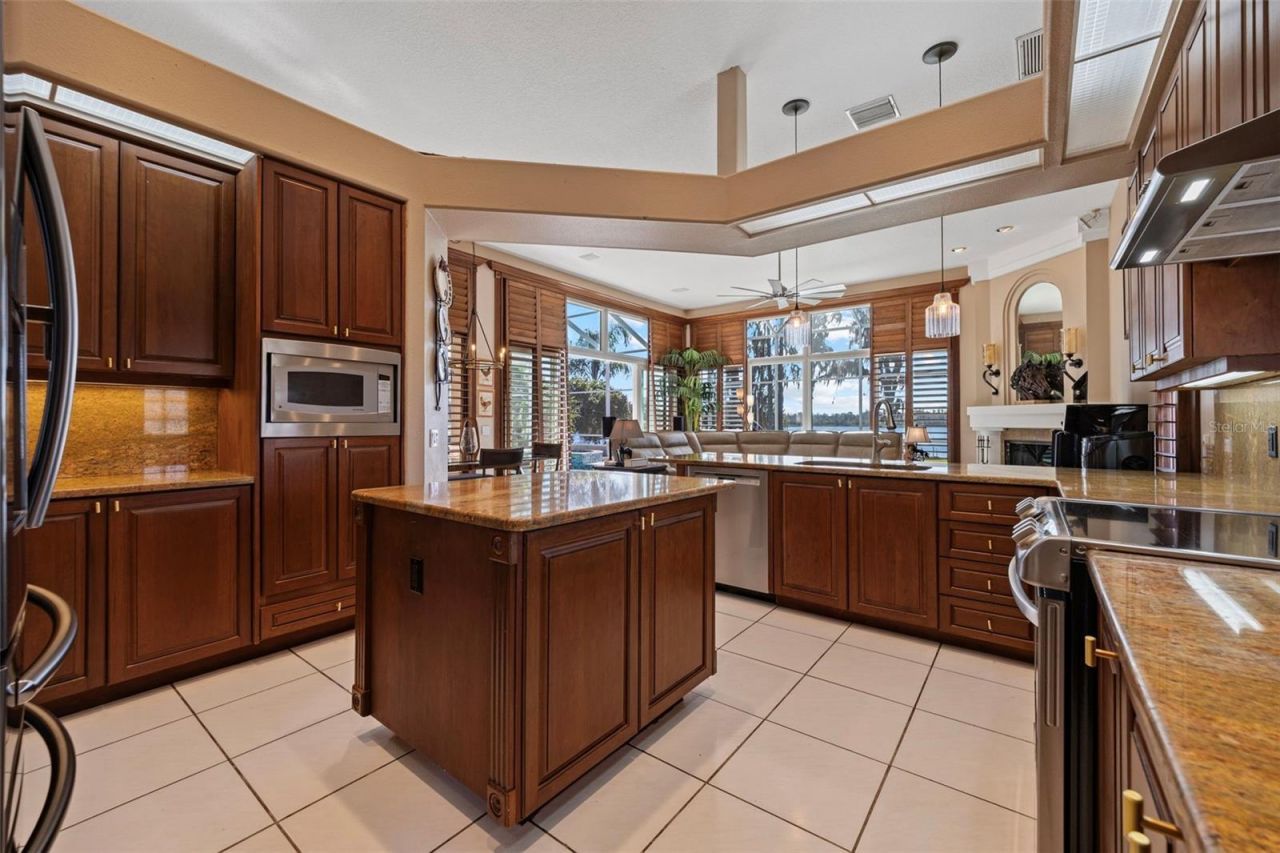 18991 Crooked Lane, Lutz, FL 33548 Photo