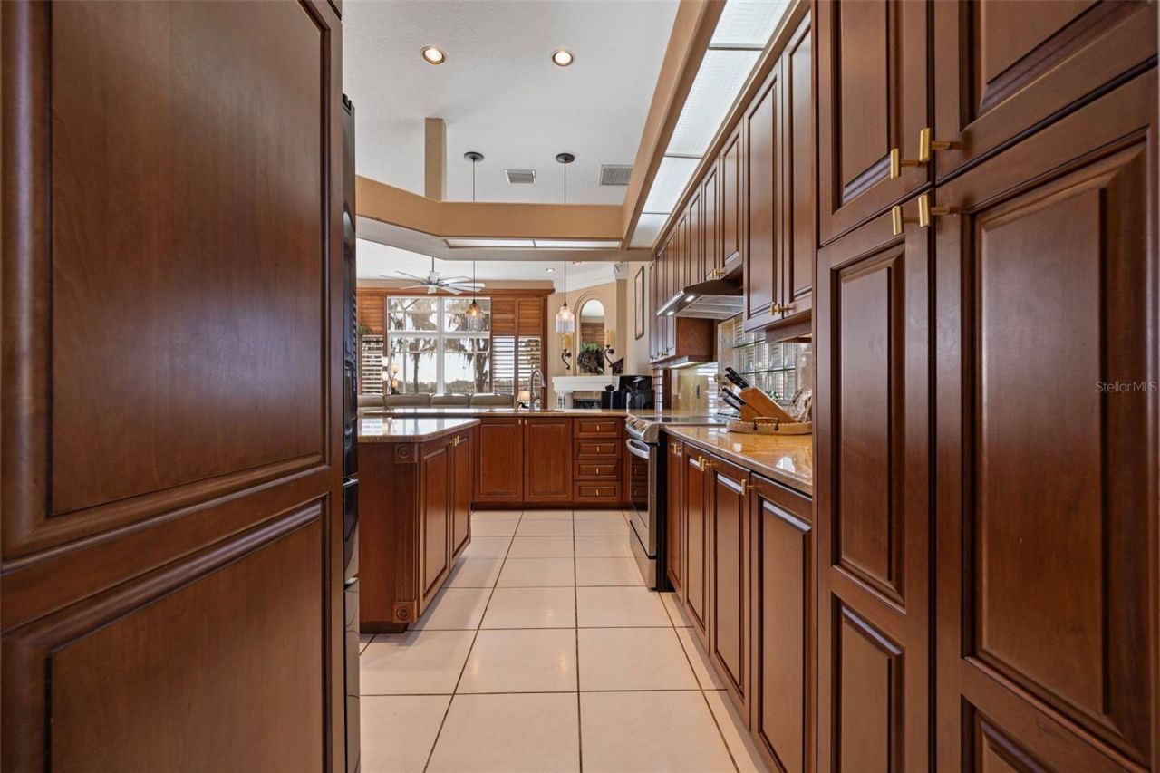 18991 Crooked Lane, Lutz, FL 33548 Photo