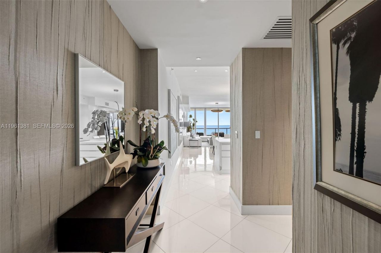 6799 Collins Ave, Unit 506, Miami Beach, FL 33141 Photo