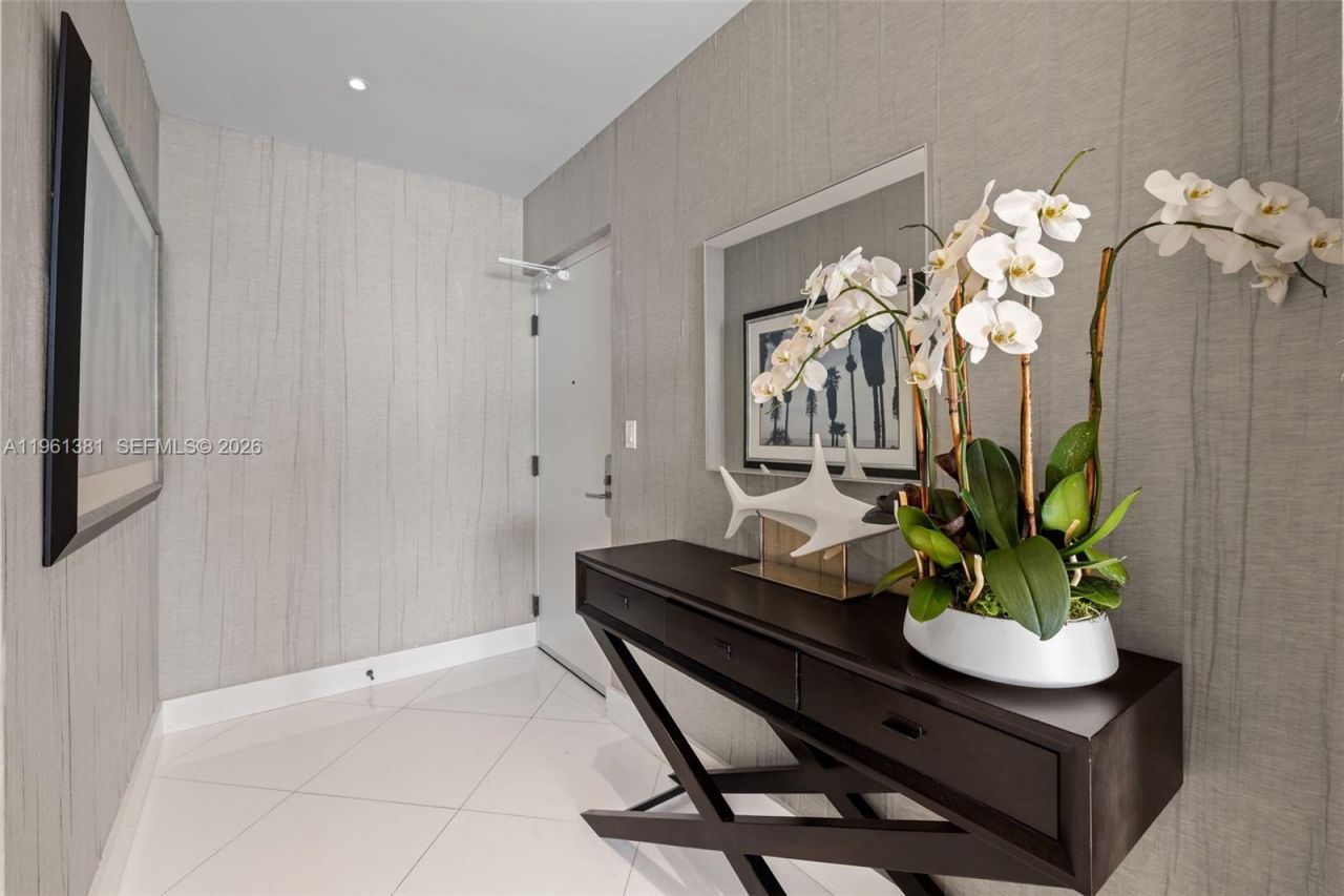 6799 Collins Ave, Unit 506, Miami Beach, FL 33141 Photo