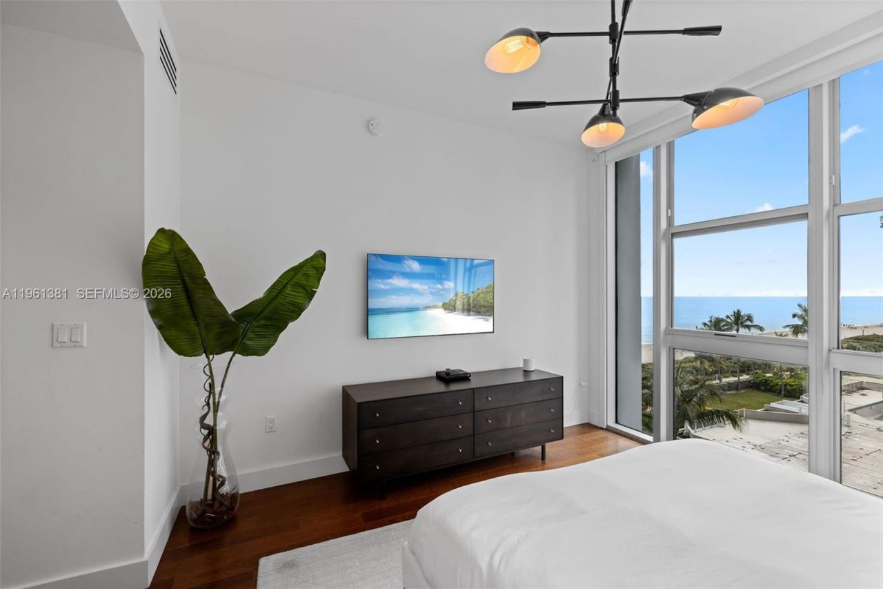 6799 Collins Ave, Unit 506, Miami Beach, FL 33141 Photo