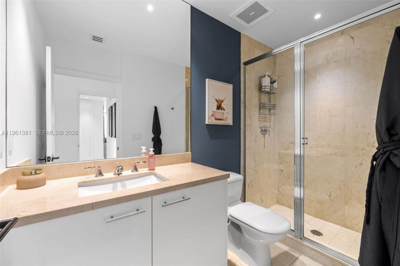 6799 Collins Ave, Unit 506, Miami Beach, FL 33141 Photo