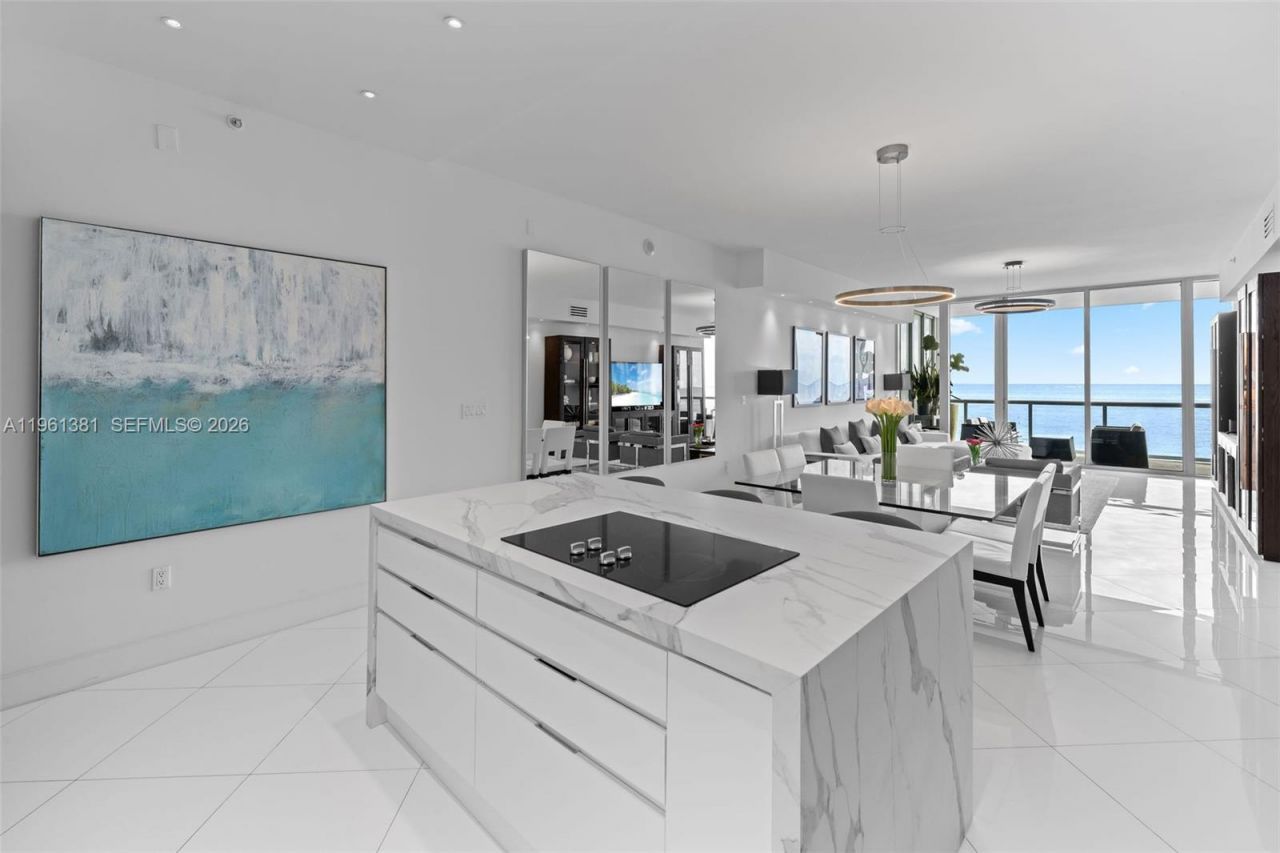 6799 Collins Ave, Unit 506, Miami Beach, FL 33141 Photo