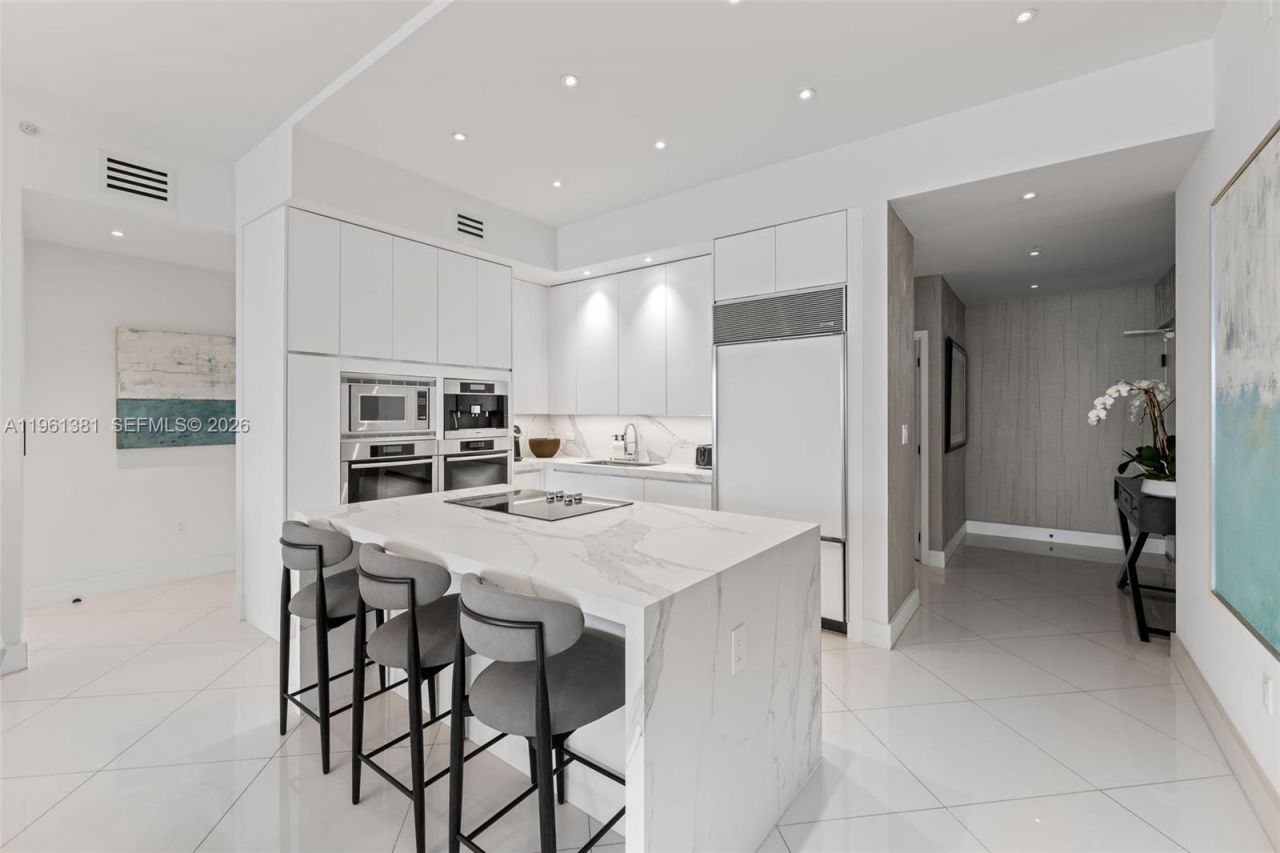 6799 Collins Ave, Unit 506, Miami Beach, FL 33141 Photo