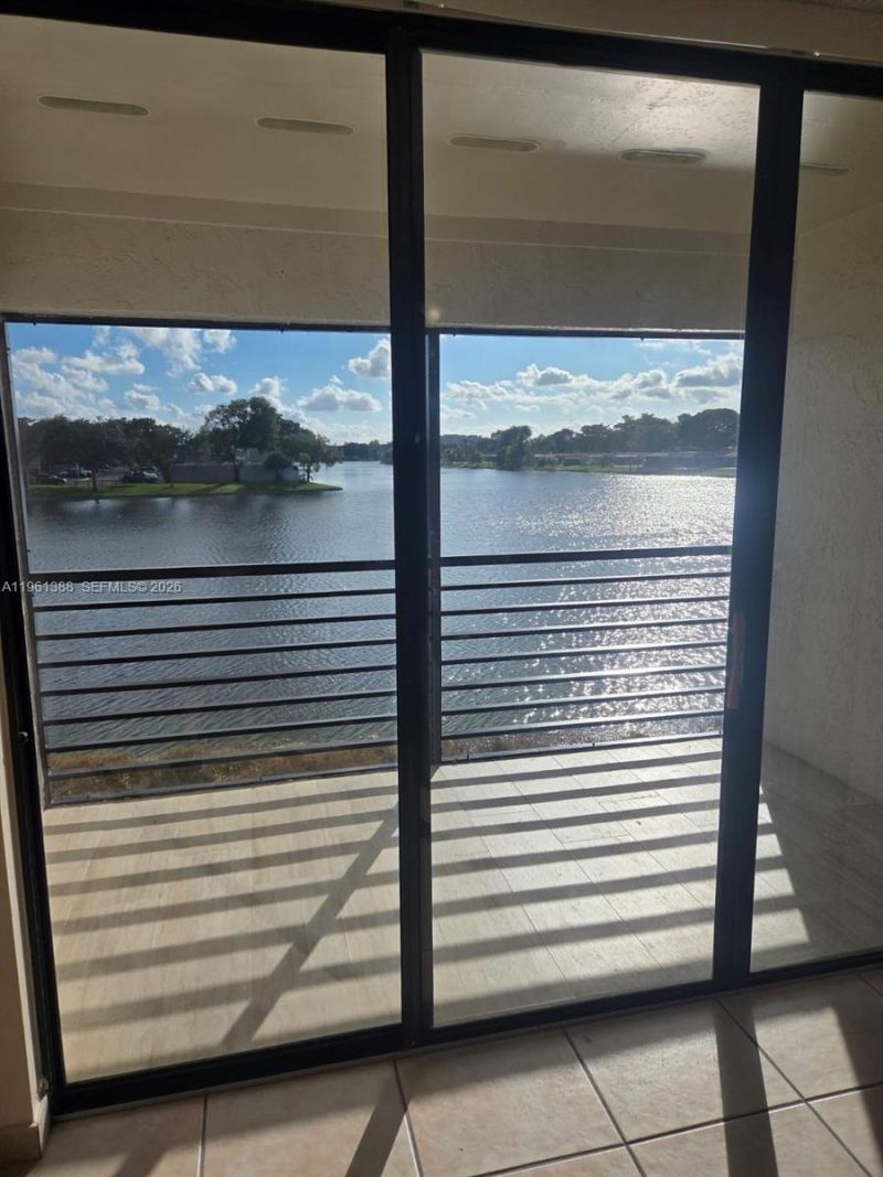 11342 Taft St, Unit 11342, Pembroke Pines, FL 33026 Photo