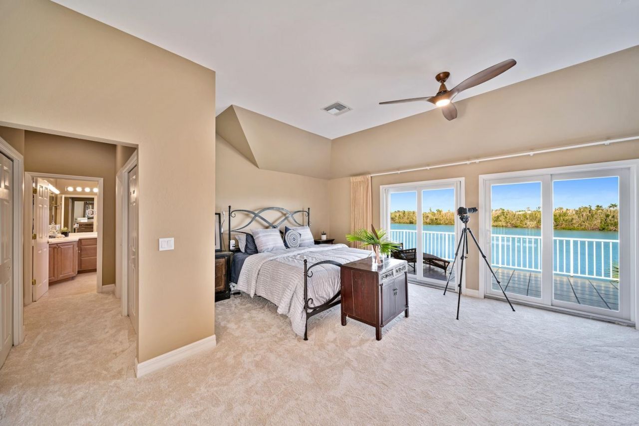 5810 Pine Tree Dr, Sanibel, FL 33957 Photo