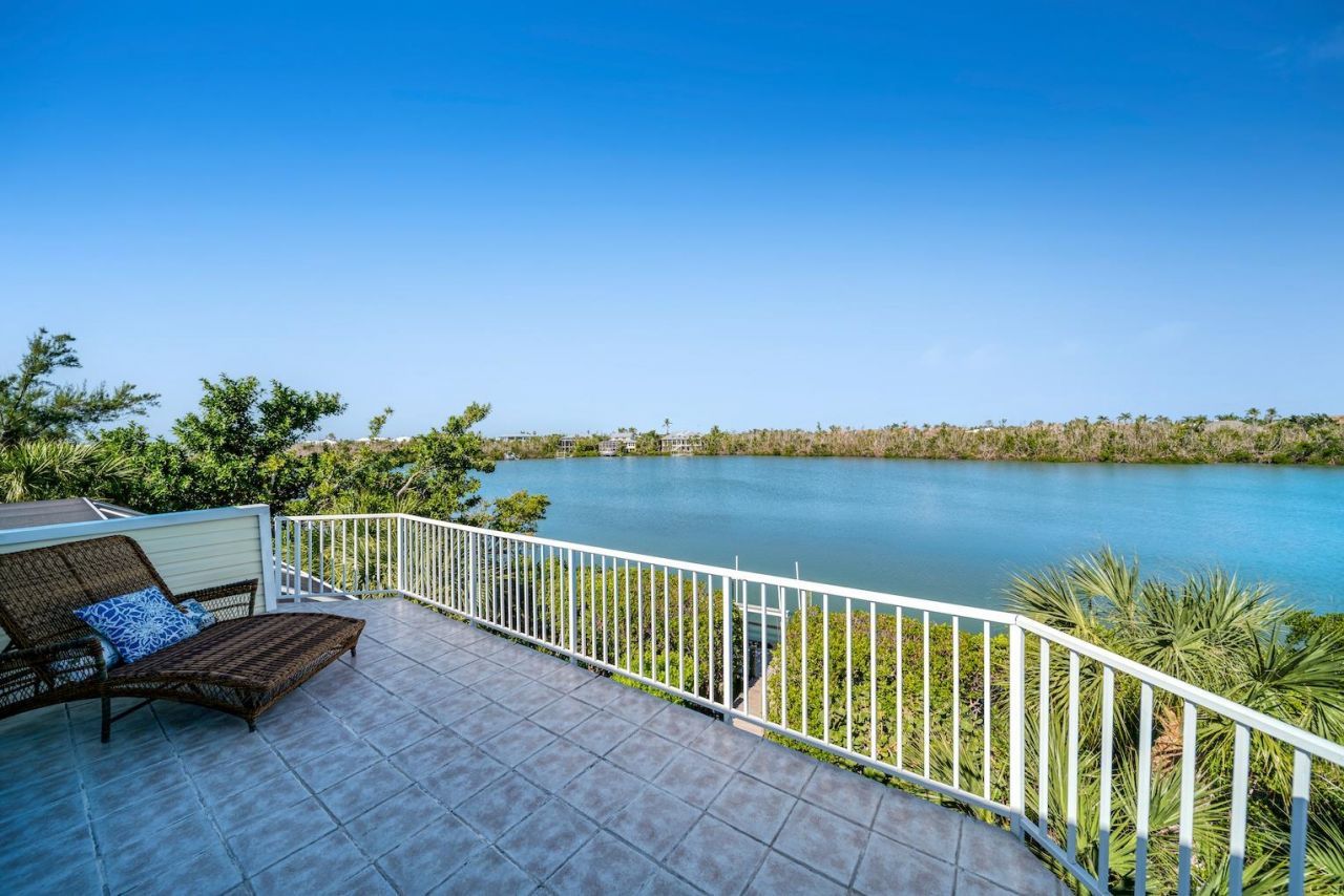 5810 Pine Tree Dr, Sanibel, FL 33957 Photo