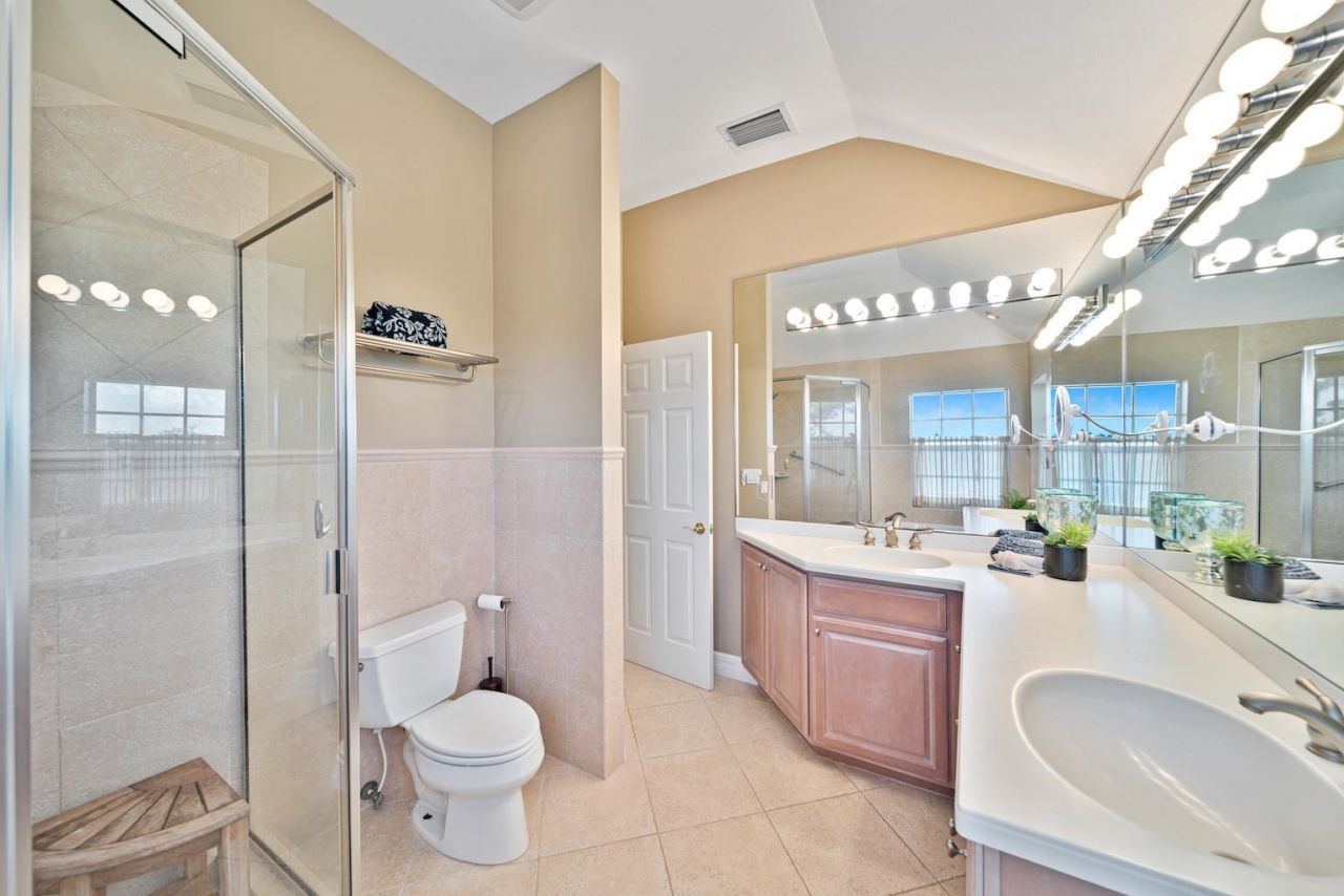 5810 Pine Tree Dr, Sanibel, FL 33957 Photo