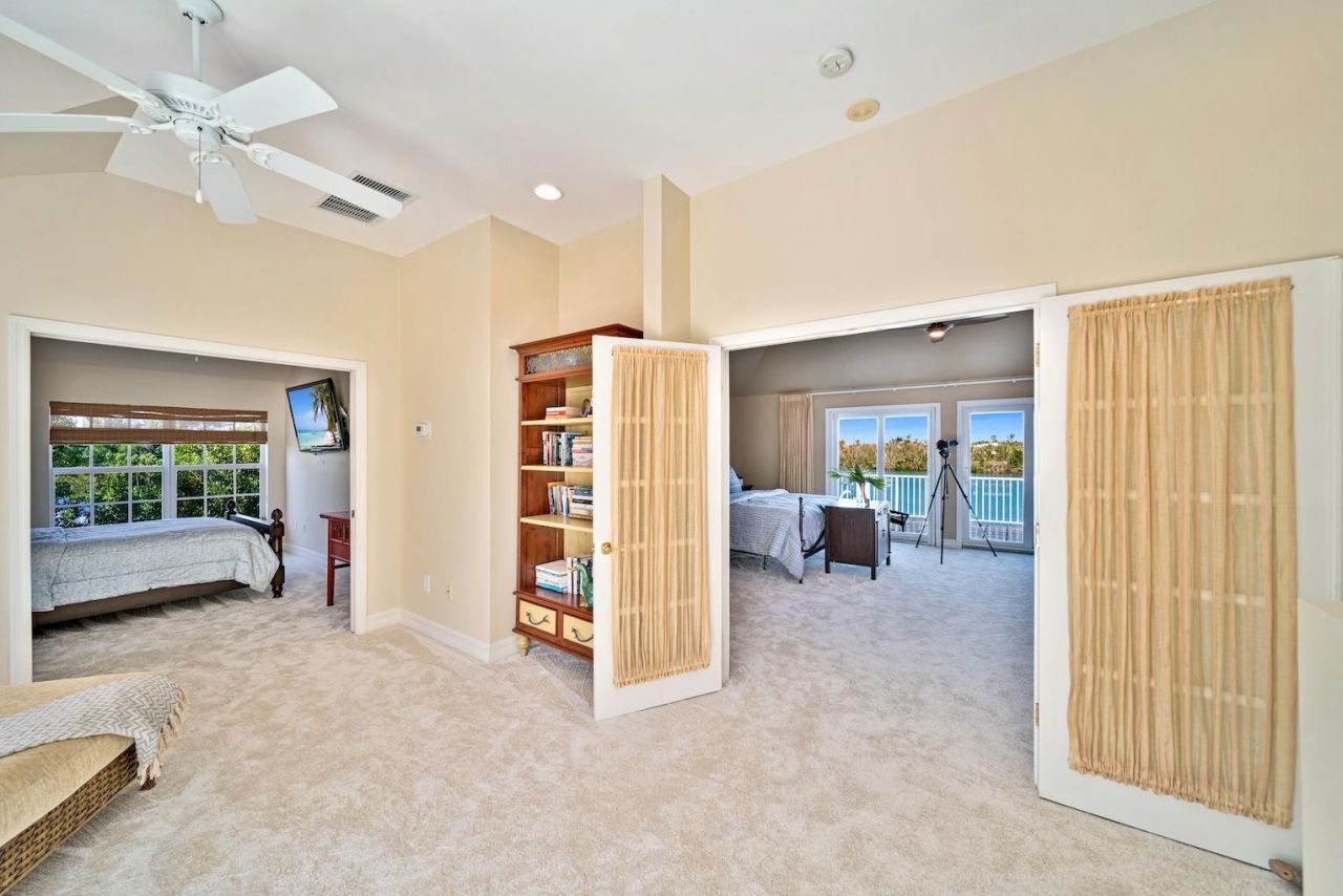 5810 Pine Tree Dr, Sanibel, FL 33957 Photo
