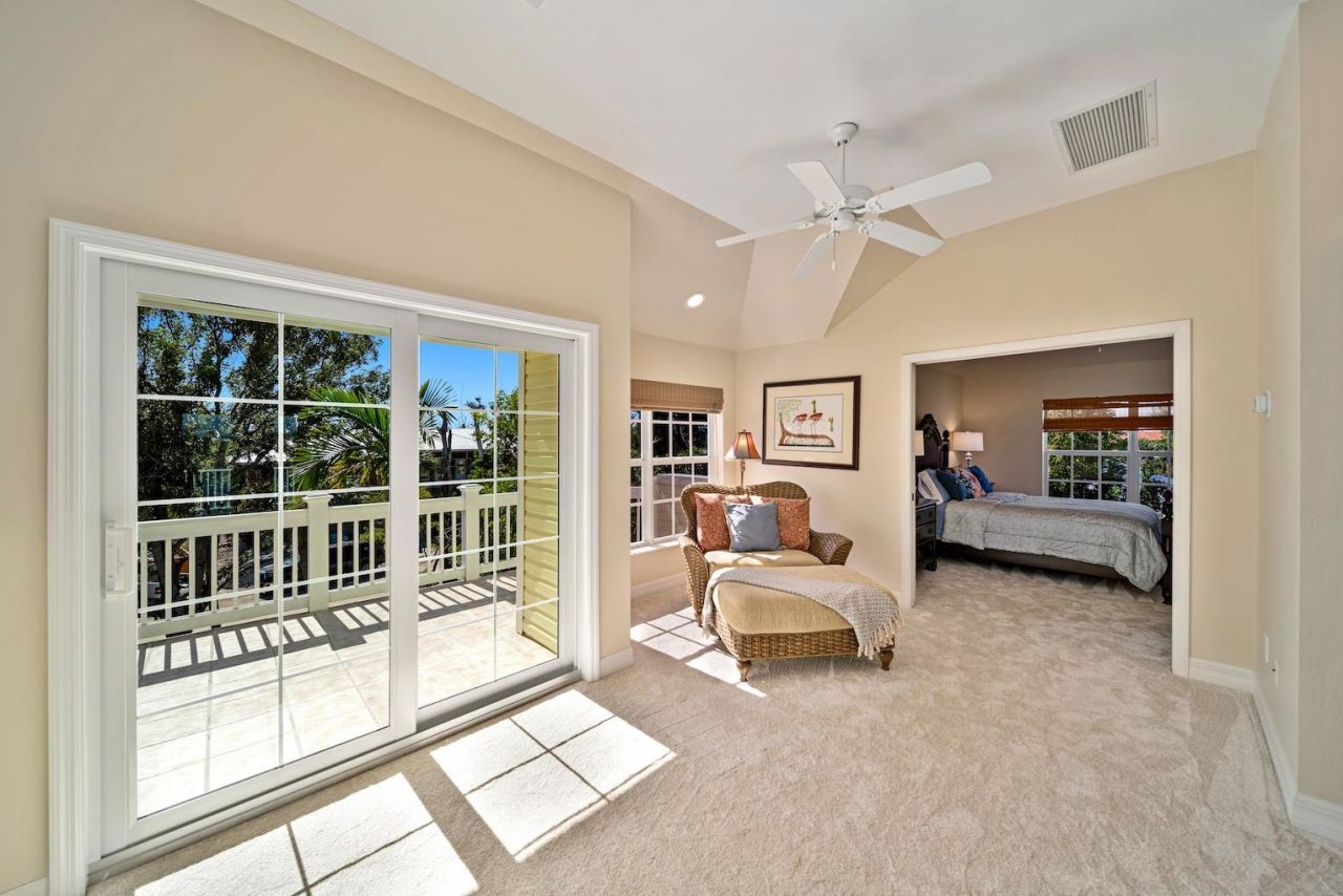 5810 Pine Tree Dr, Sanibel, FL 33957 Photo