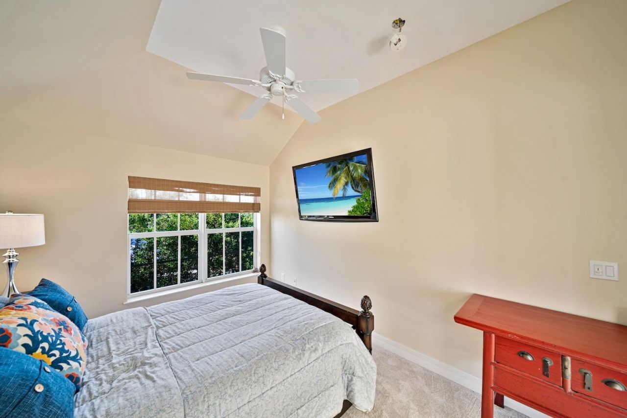 5810 Pine Tree Dr, Sanibel, FL 33957 Photo