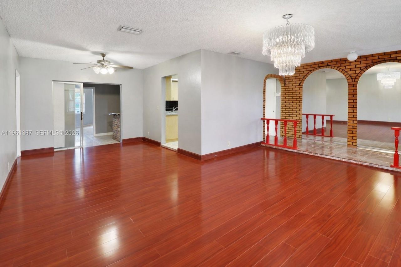 3241 NW 40th St, Lauderdale Lakes, FL 33309 Photo