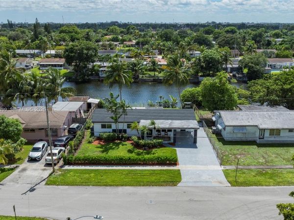 390 NW 40th St, Deerfield Beach, FL 33064