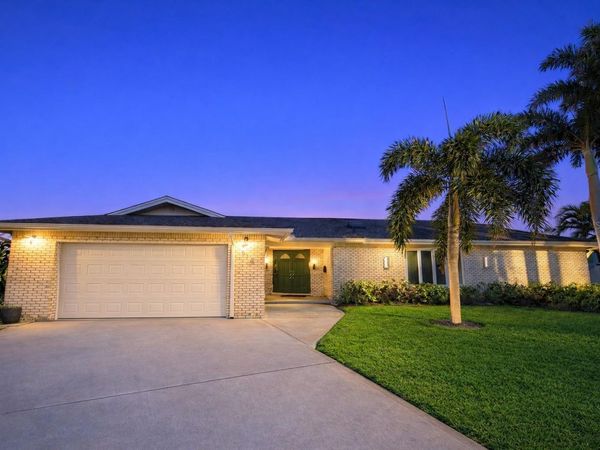 615 HARBOR ISLAND, CLEARWATER BEACH, FL 33767