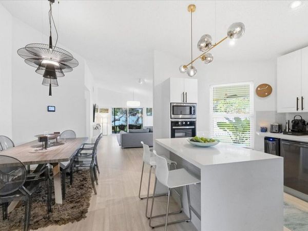 901 SW 111th Way, Davie, FL 33324