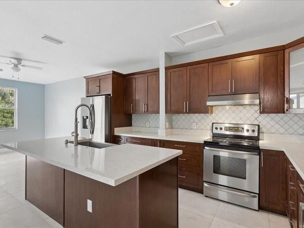 15895 NW 5th St, Pembroke Pines, FL 33028