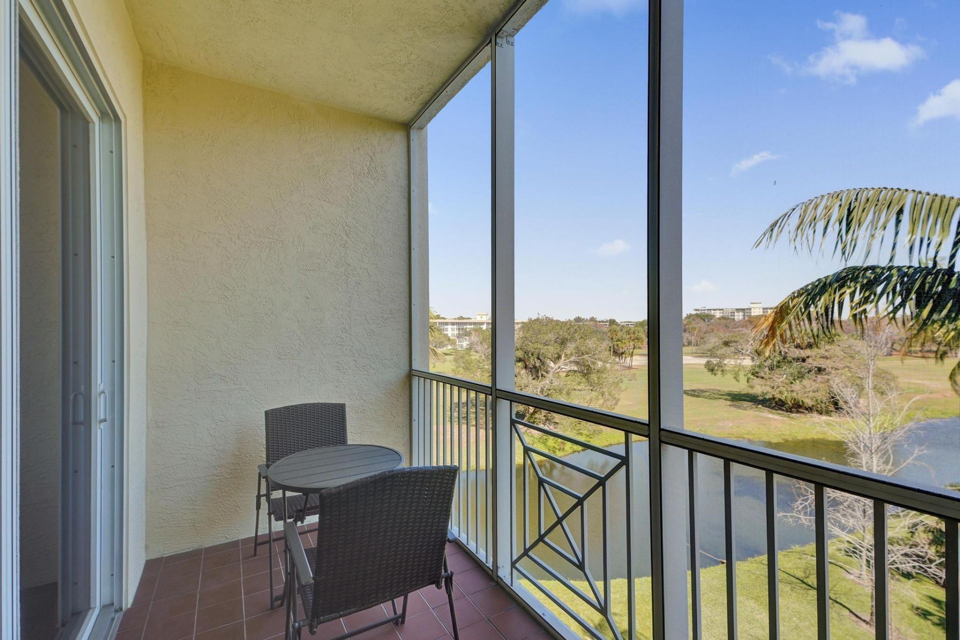 3600 Oaks Clubhouse Drive, Unit 408, Pompano Beach, FL 33069 Photo