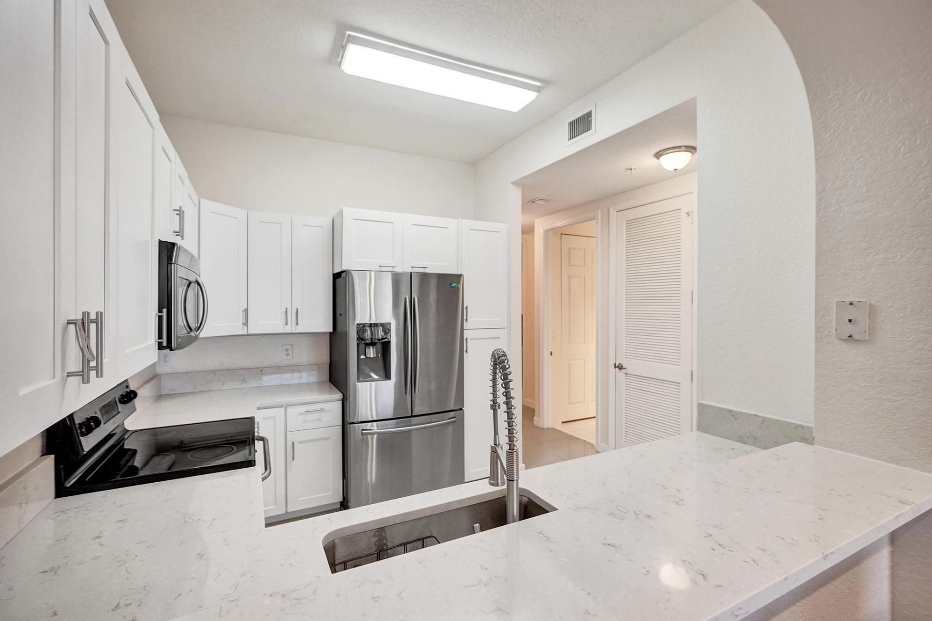 3600 Oaks Clubhouse Drive, Unit 408, Pompano Beach, FL 33069 Photo