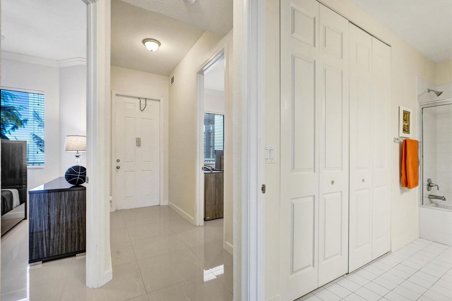 3600 Oaks Clubhouse Drive, Unit 408, Pompano Beach, FL 33069 Photo