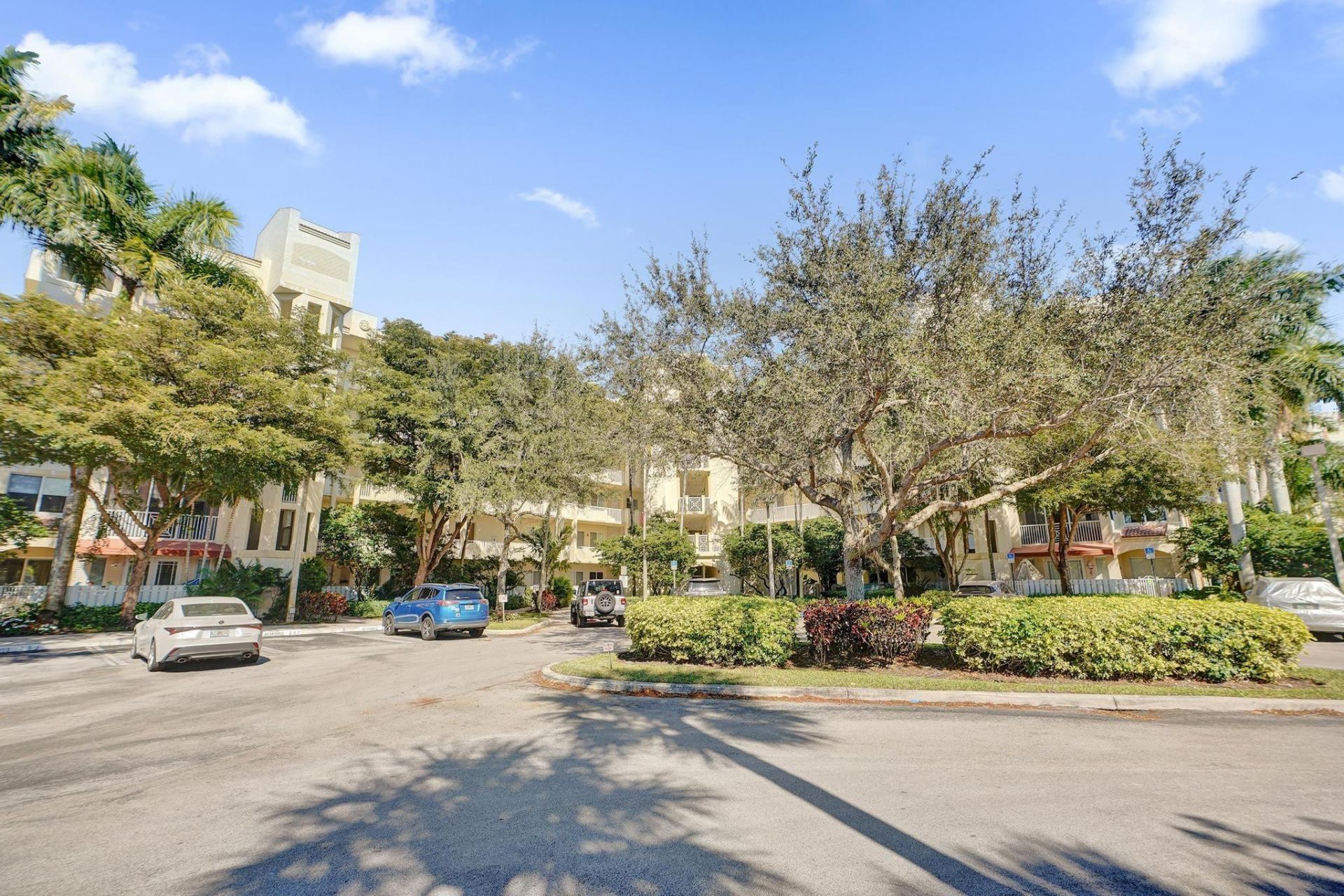3600 Oaks Clubhouse Drive, Unit 408, Pompano Beach, FL 33069 Photo