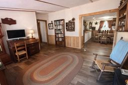 427 Gramercy Lane photo 4