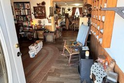 427 Gramercy Lane photo 4