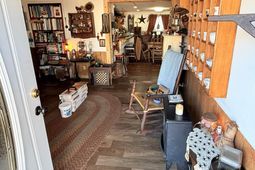 427 Gramercy Lane photo 4