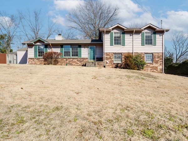 102 Valley View Ct, Hendersonville, TN 37075