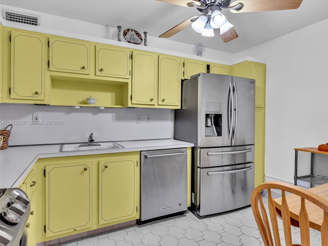 3675 N Country Club Dr, Unit 409, Aventura, FL 33180 Photo