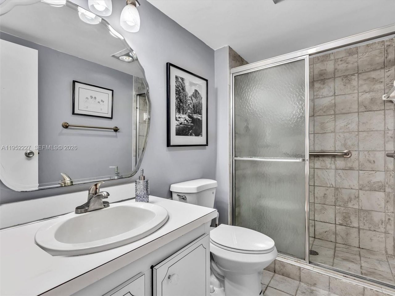 3675 N Country Club Dr, Unit 409, Aventura, FL 33180 Photo