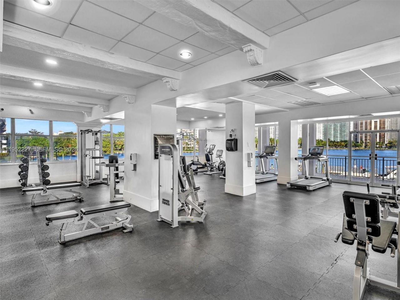 3675 N Country Club Dr, Unit 409, Aventura, FL 33180 Photo